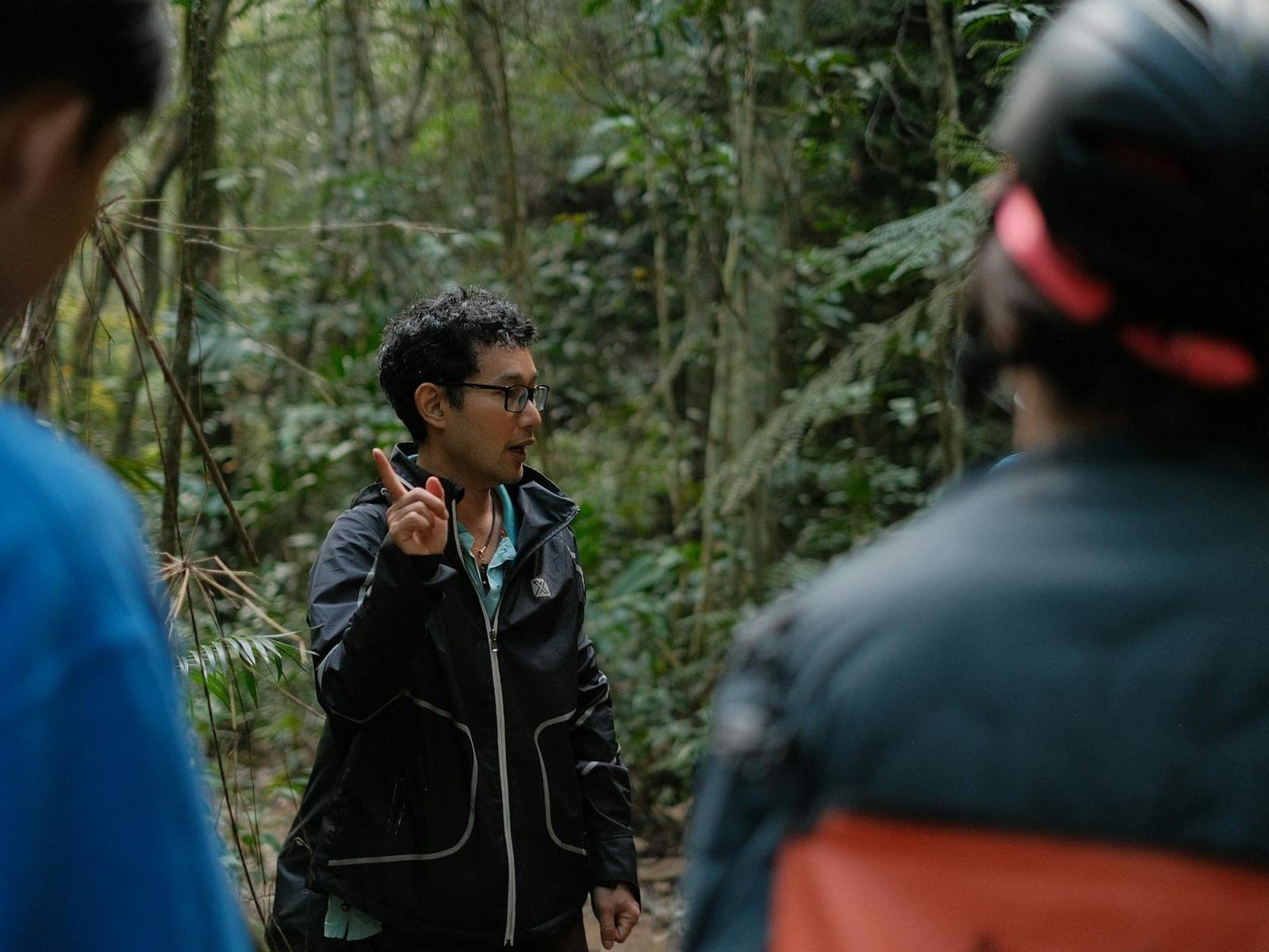 Solo guide one-on-one with a client in the field